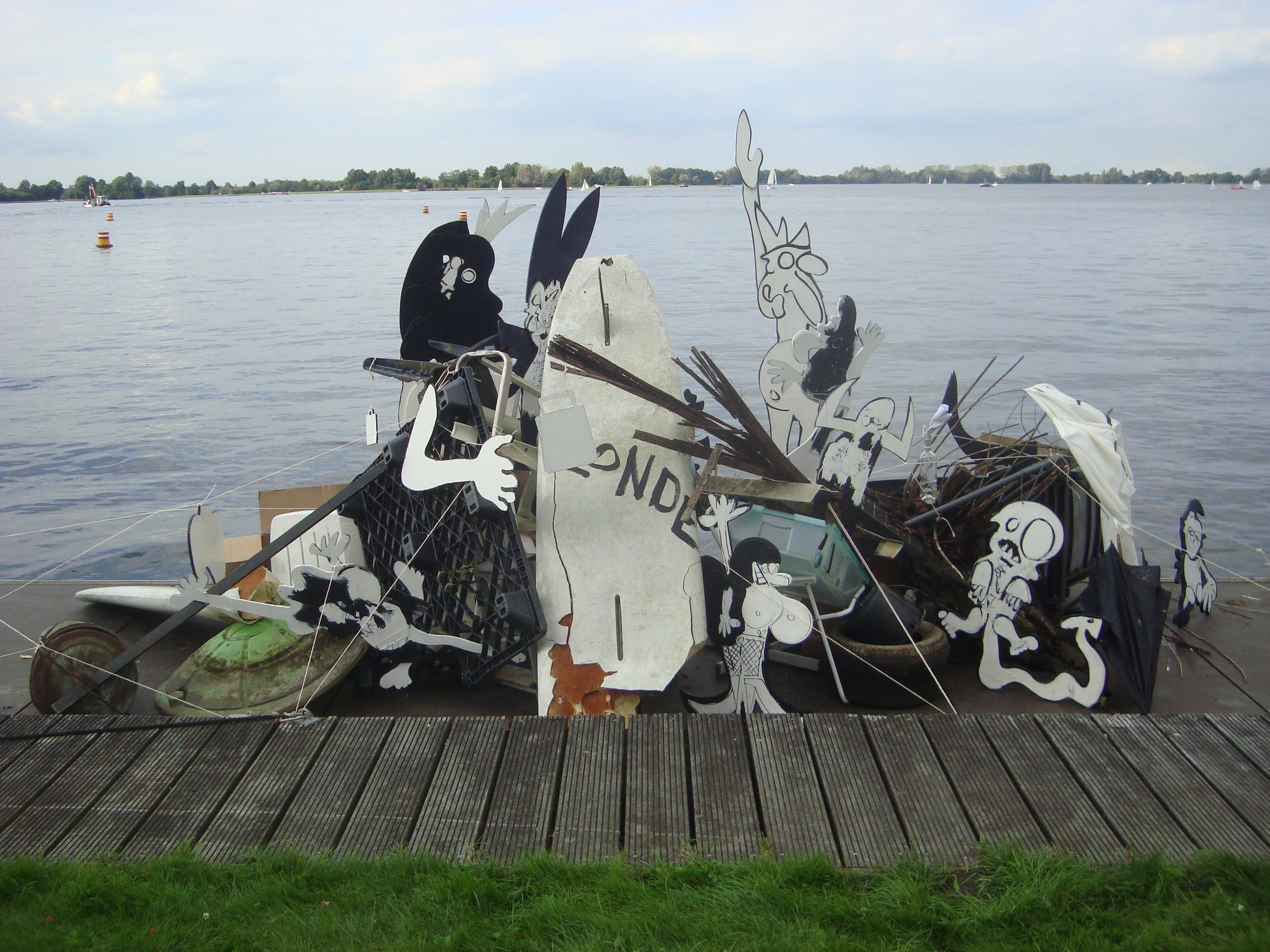 kunstobject in Vinkeveense plassen