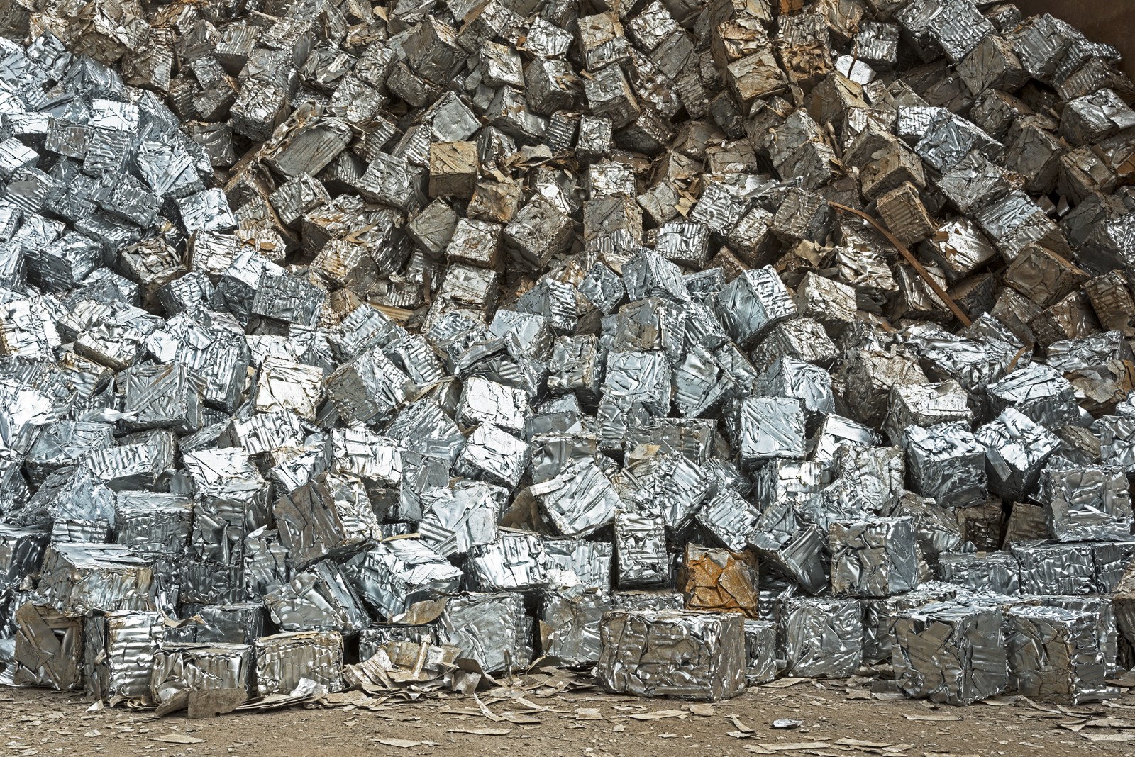 alumium bedrijfsafval op 1 hoop