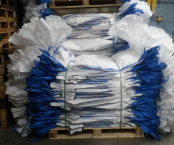 Gebandoleerde big bags op een pallet