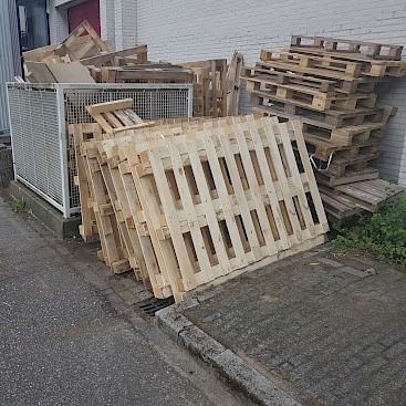 Diverse pallets voor hergebruik af te halen in Utrehct